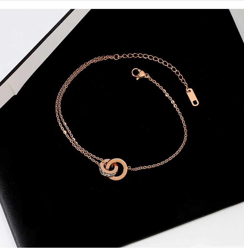 Gold Interlocking Circle Bracelet