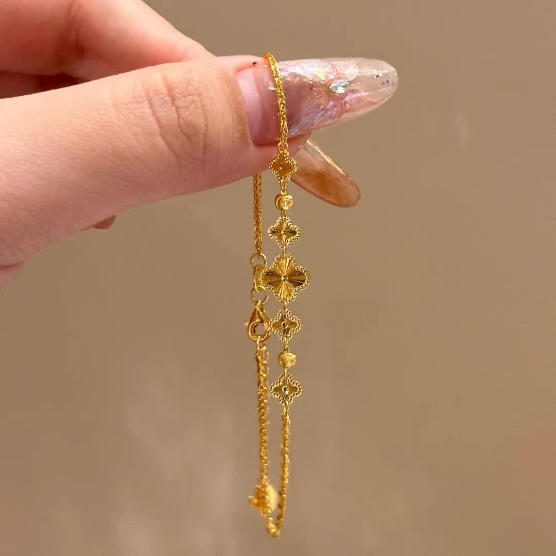 Van Cleef Luxury Gold Bracelet